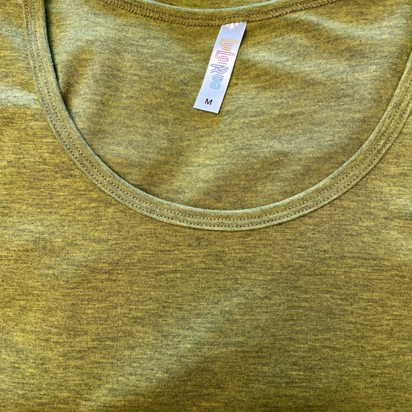 LuLaRoe Medium Lynnae Scoop Neck Long Sleeve Top Size Medium Fits 8 to 12 - Picture 6 of 8